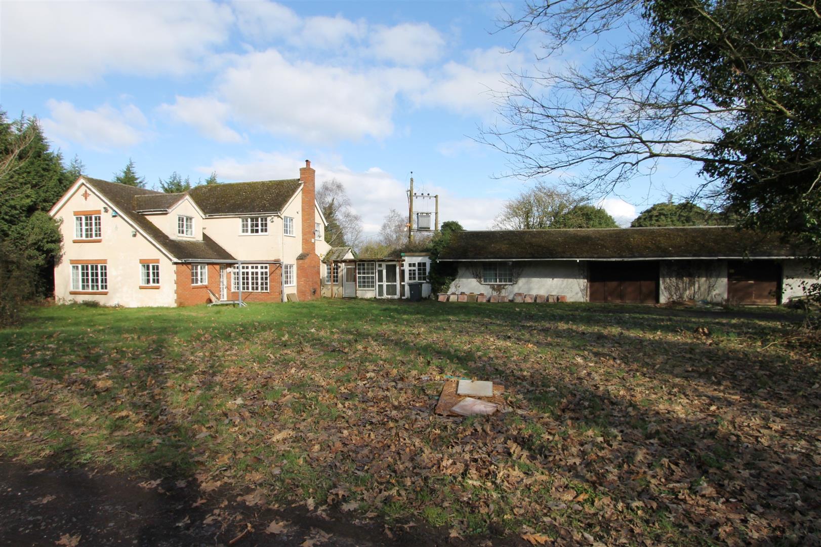 4 bed property in Worcester Road, Kidderminster